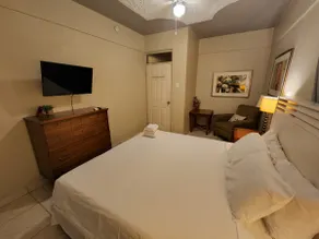 Smile Guava ♛ King Bed 1 BR APT AC Central Secure - Image 2