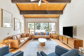 Truckee Oasis 10min to Lake+Hot Tub+Private Beach - Image 2