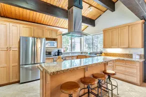 Truckee Oasis 10min to Lake+Hot Tub+Private Beach - Image 5
