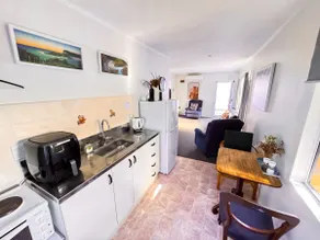 Railway Lane Guest House - Image 3