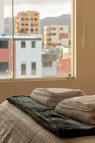 Spacious apartment with en-suite rooms - Image 2