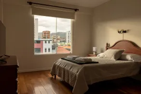 Spacious apartment with en-suite rooms - Image 3