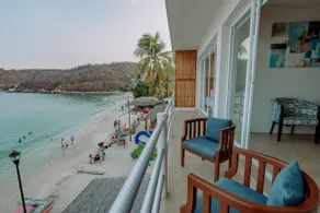 Ocean view suite with 2 queen size beds - Image 2