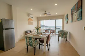 Ocean view suite with 2 queen size beds - Image 4