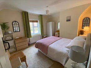 Entire Village Cottage w/Garden & Free Parking - Image 2