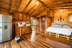 Cabin in the Forest with Jacuzzi - Santa Elena - Image 4