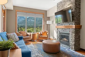 ⭐Hot Tub + Pool⭐ Epic🏔 Views 2 King Beds + Gas🔥 Place - Image 2