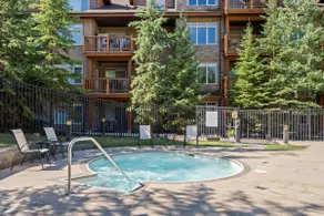 ⭐Hot Tub + Pool⭐ Epic🏔 Views 2 King Beds + Gas🔥 Place - Image 4