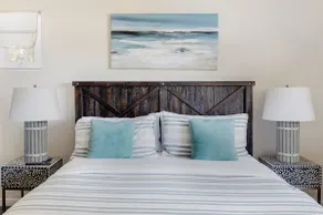 Coastal Architectural Gem in Capitola - Image 4