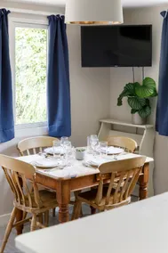 Bungalow, Pool & Hot Tub, near Wittering Beaches - Image 2