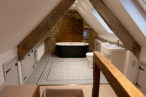 Cosy Country Townhouse in Woodstock - Image 2