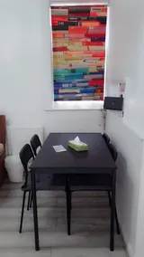 2 bed 1st floor Apartment-own entrance & parking - Image 5