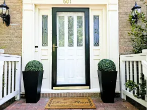 Luxe-Cozy | Master en Suite l Fenced Yard - Image 3
