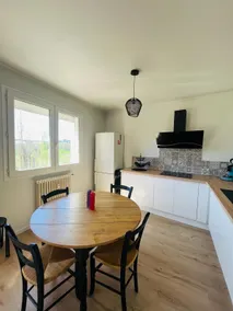 Spacious 85 m2 4 bedroom apartment with air conditioning and parking - Image 4
