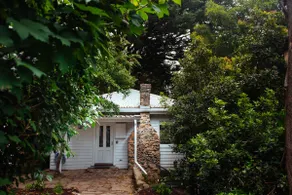 Luxury Treetop Escape with a Garden glasshouse - Image 4