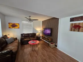 Game Day Getaway: Pet-Friendly Razorback Bungalow - Image 2