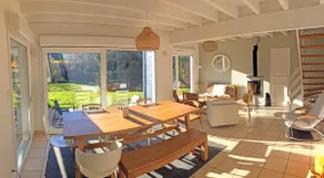 Le Chalet Bleu. At the edge of the forest. 7 people. - Image 4