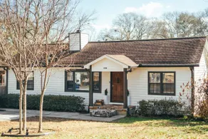 3 Bedroom Home w/ fenced-in backyard - Image 3