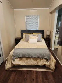 Jeff's Country Cottage - Image 3