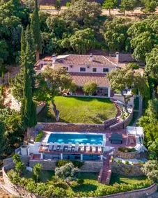Arbolada: Mansion at hill peak with panoramic view - Image 2