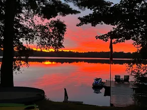 Cozy Weekenders Lakefront Cottage with Hot tub (fishing boat rental available) - Image 4