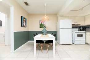 Chic Beach Apartment in Prime FLL Location 1BR/1BA - Image 5