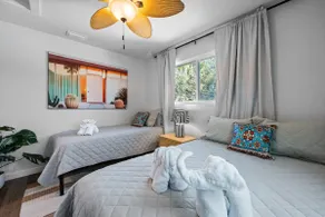Perfect location 6 Bedroom, 4 Bathroom house. GameRoom,HeatedPool. 5min to Beach - Image 4