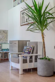 Stone studio apartment - Image 4