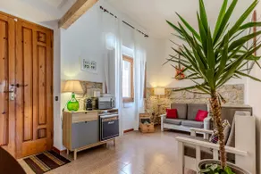 Stone studio apartment - Image 2