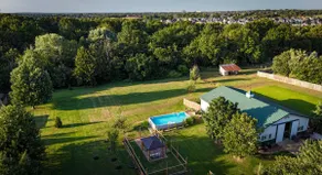 Rustic digs on acreage Near Mt Hebron Park, Rogers - Image 4
