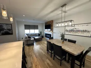 Heart of Tennyson - w/Rooftop Views & $0 cleaning - Image 5