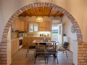 Trip's House: εξοχικό σπίτι με θέα στη θάλασσα. - Image 3