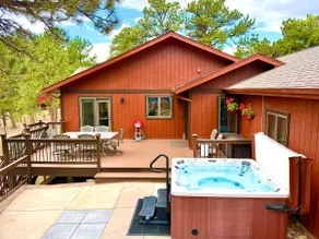 Amazing Views-Coaster Passes-Hot Tub-Game Room-A/C - Image 2