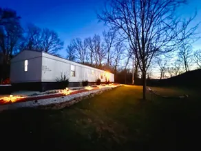 Float and stay at a Private Hippie Haven! - Image 4