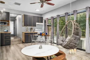 King Guest House| 2BD 1BA | 4 min from UF - Image 2