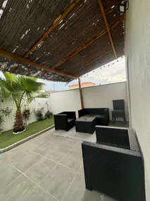 MODERN DESIGN HOUSE AND FREE PARKING - Image 3