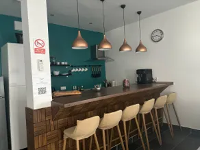 MODERN DESIGN HOUSE AND FREE PARKING - Image 4