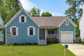 No carpet, pet free Cary home only 9mi RDU airport - Image 2