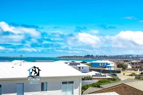 Ultimate in Middleton Coastal Style with Views Sleeps 10 - Image 2