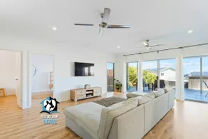 Ultimate in Middleton Coastal Style with Views Sleeps 10 - Image 4