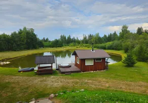 Cottage with sauna and hot tub - Image 3