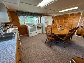 Rose Lake Shores Cottage - Image 4