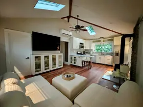 Lovely private home in a serene neighborhood - Image 3
