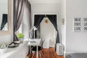 Work, Visit & Relax Downtown | Wi-Fi + Laundry - Image 4