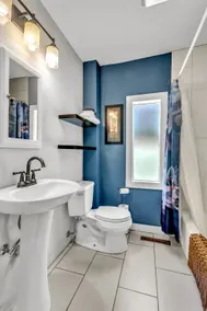 Strawberry Hill Stunner • Blue Velvet • Parking - Image 2