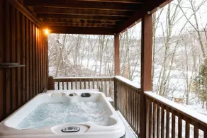 Snowshoe Cabin Hot Tub, Sauna, 15 min to Ski Lifts - Image 4