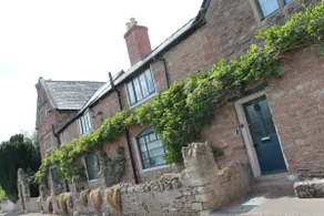 Luxury 2 bedroom cottage overlooking the River Wye - Image 2