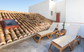Beachfront, air conditioning and closed garage - Image 4