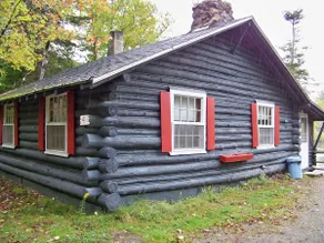 Cottage #4, Robinson's Cottages, Pet-friendly - Image 3