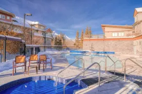 Summer Bliss- AC, Hot Tub, Pool, Gym, Free Parking - Image 5